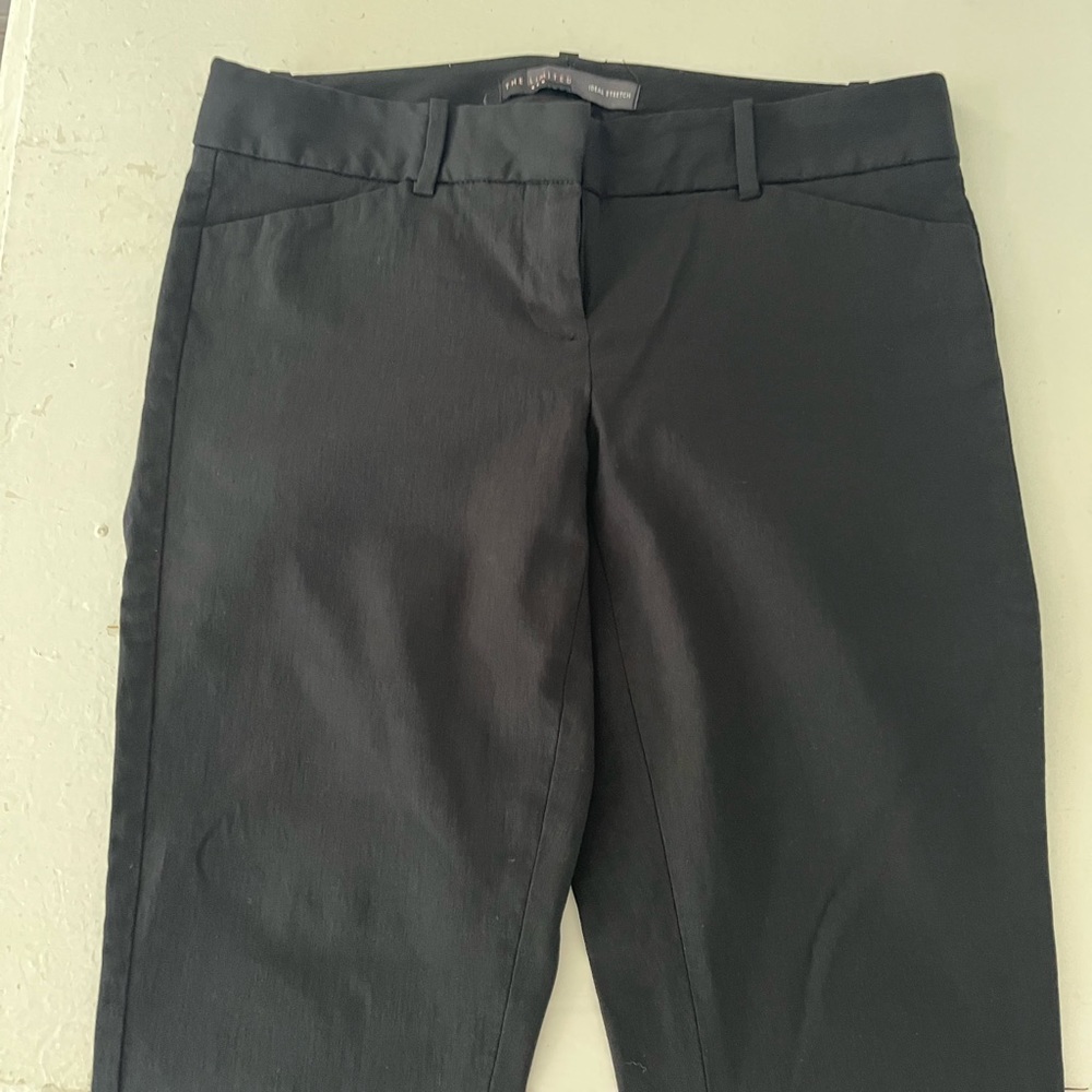 Black ankle length work pant. Size 0 SHORT